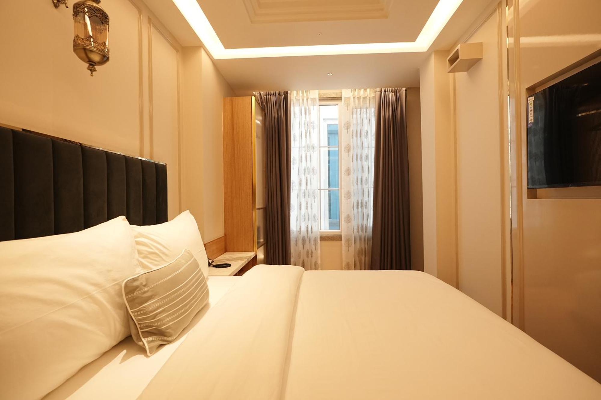 Empire Platinum Suites Nové Dillí Exteriér fotografie