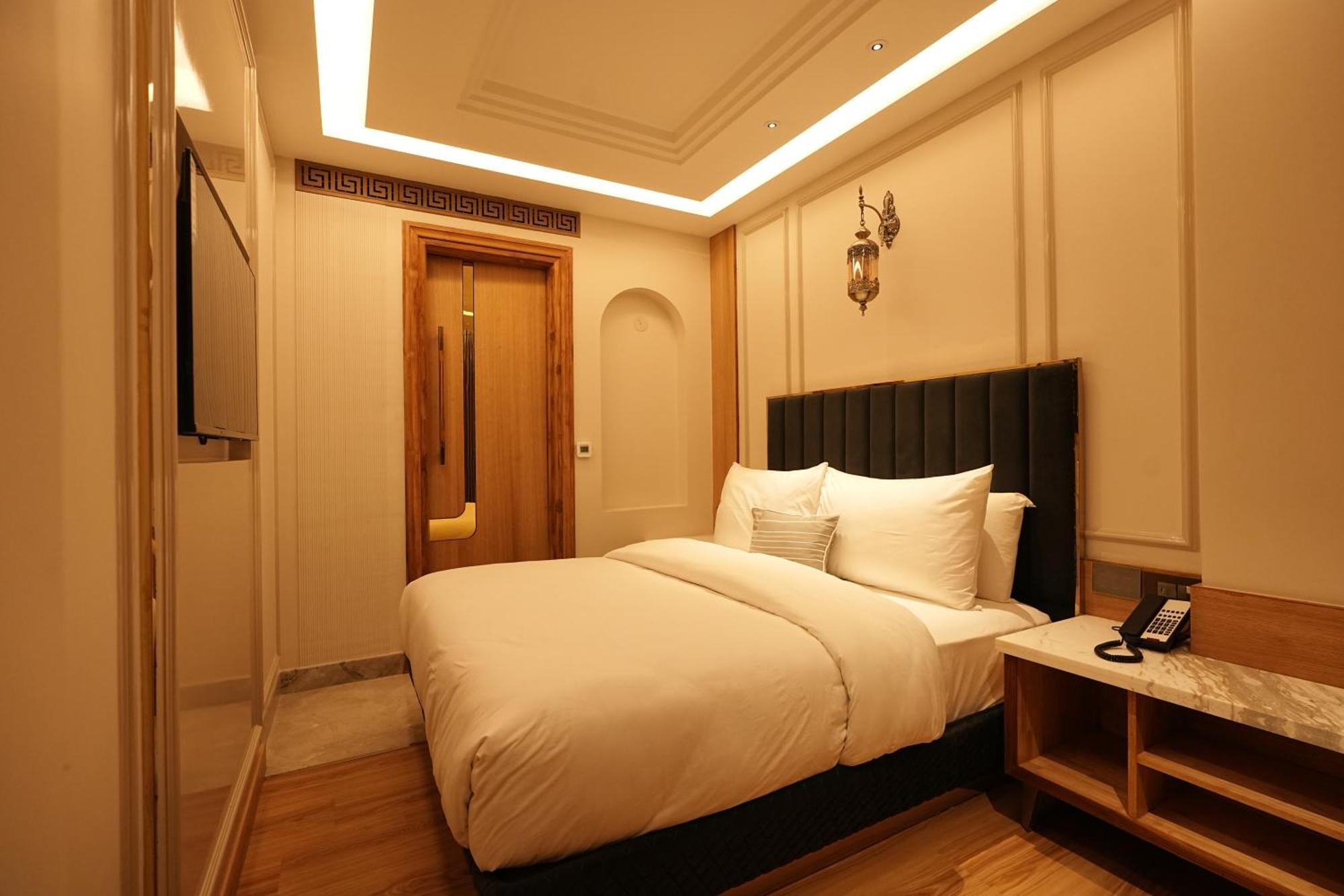 Empire Platinum Suites Nové Dillí Exteriér fotografie