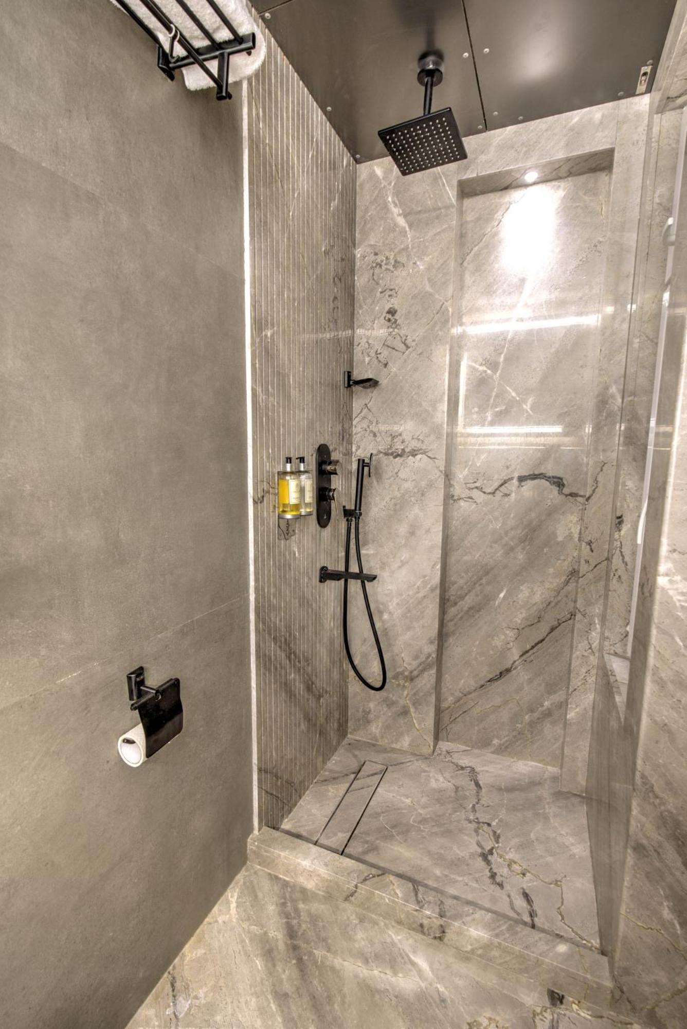 Empire Platinum Suites Nové Dillí Exteriér fotografie