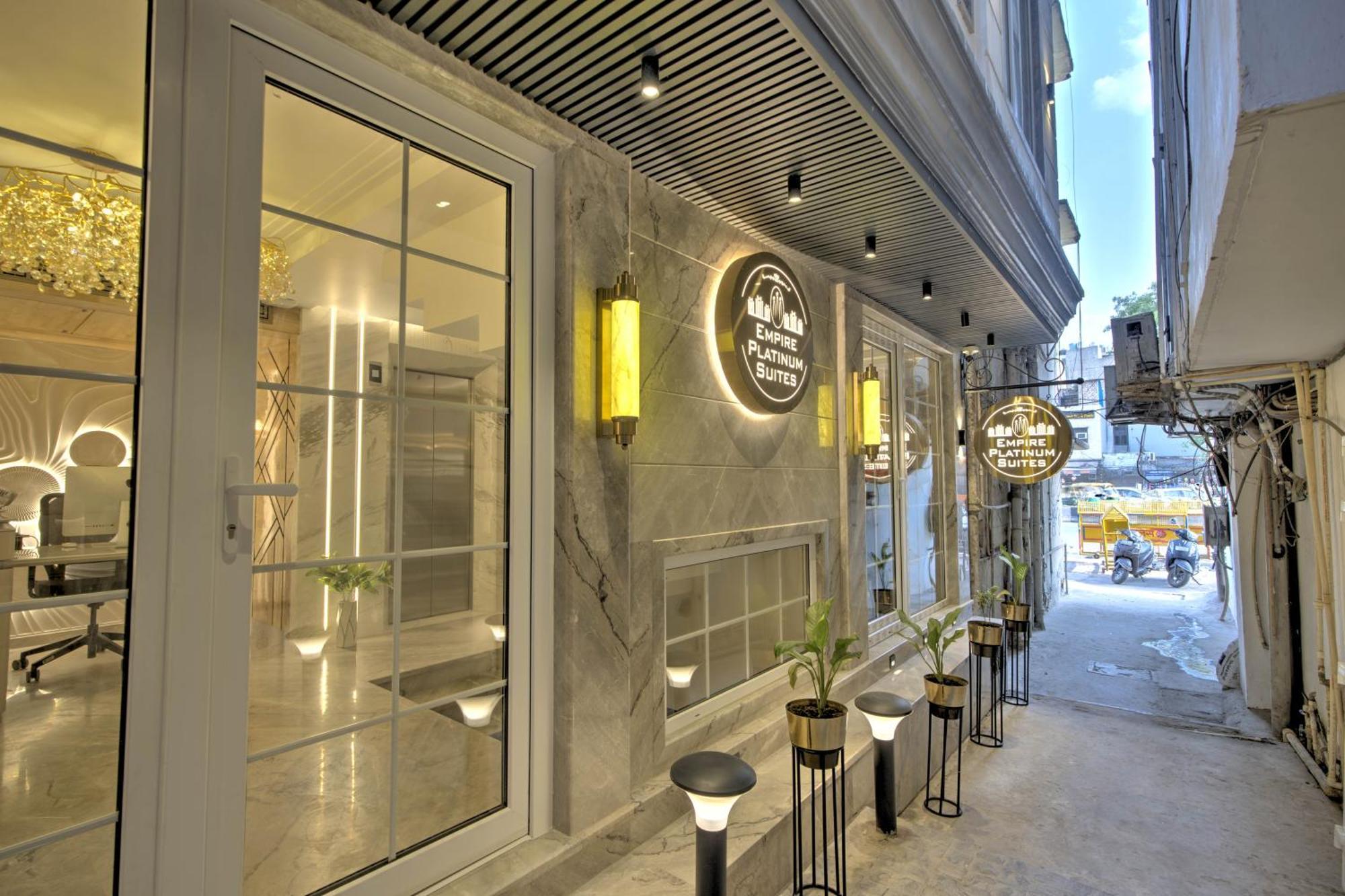 Empire Platinum Suites Nové Dillí Exteriér fotografie