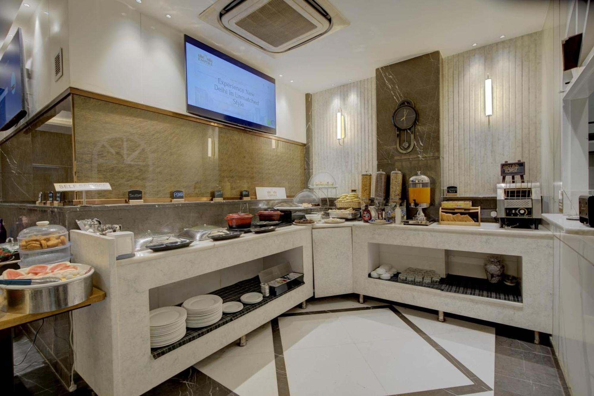 Empire Platinum Suites Nové Dillí Exteriér fotografie